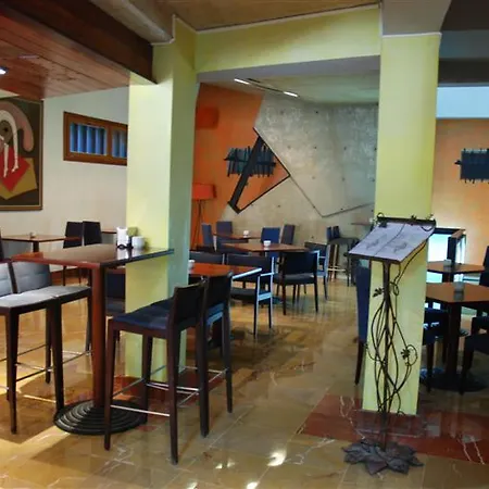 Acinipo Hotel 4*