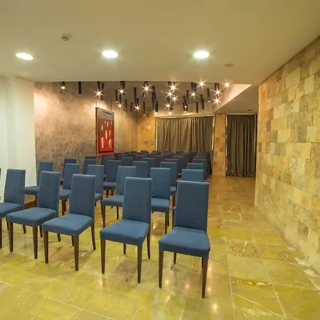 Hotel Acinipo 4*